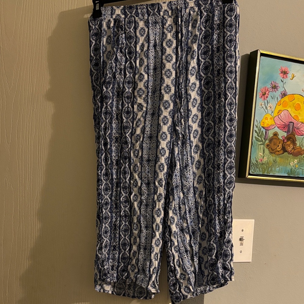 Westport Blue and White Patterned Capris